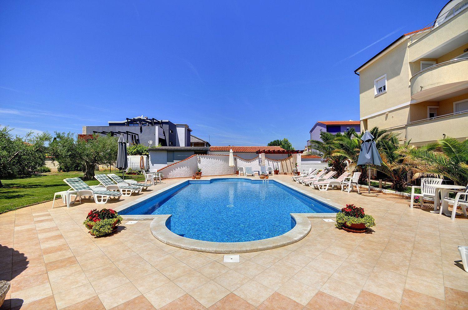 Zum Sandstrand Sind Es Wenige Gehminuten - Geniessen Sie Aber Auch Die Zeit Am Pool Medulin Exterior photo